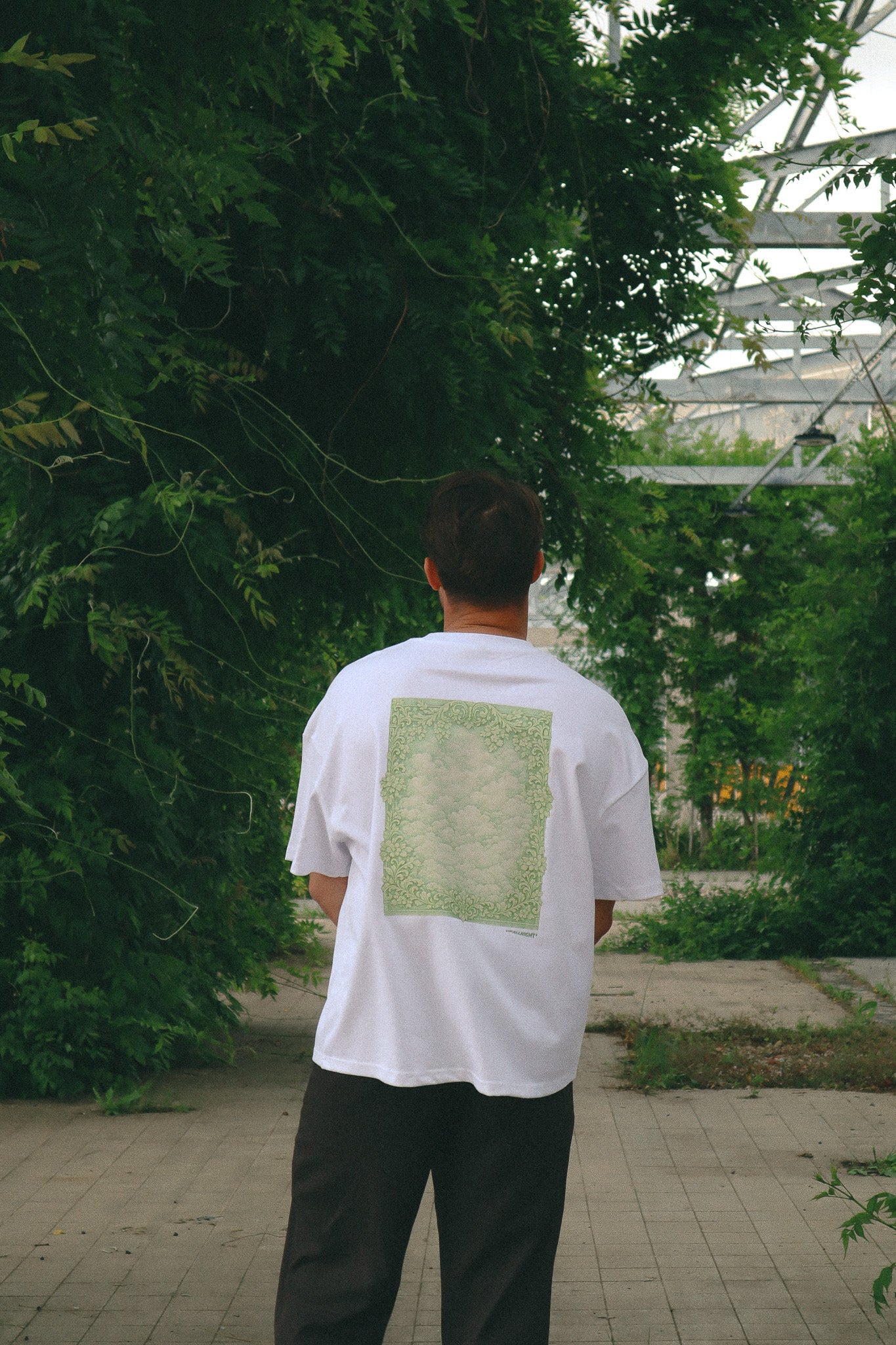 T-Shirt "HIDDEN GARDEN"