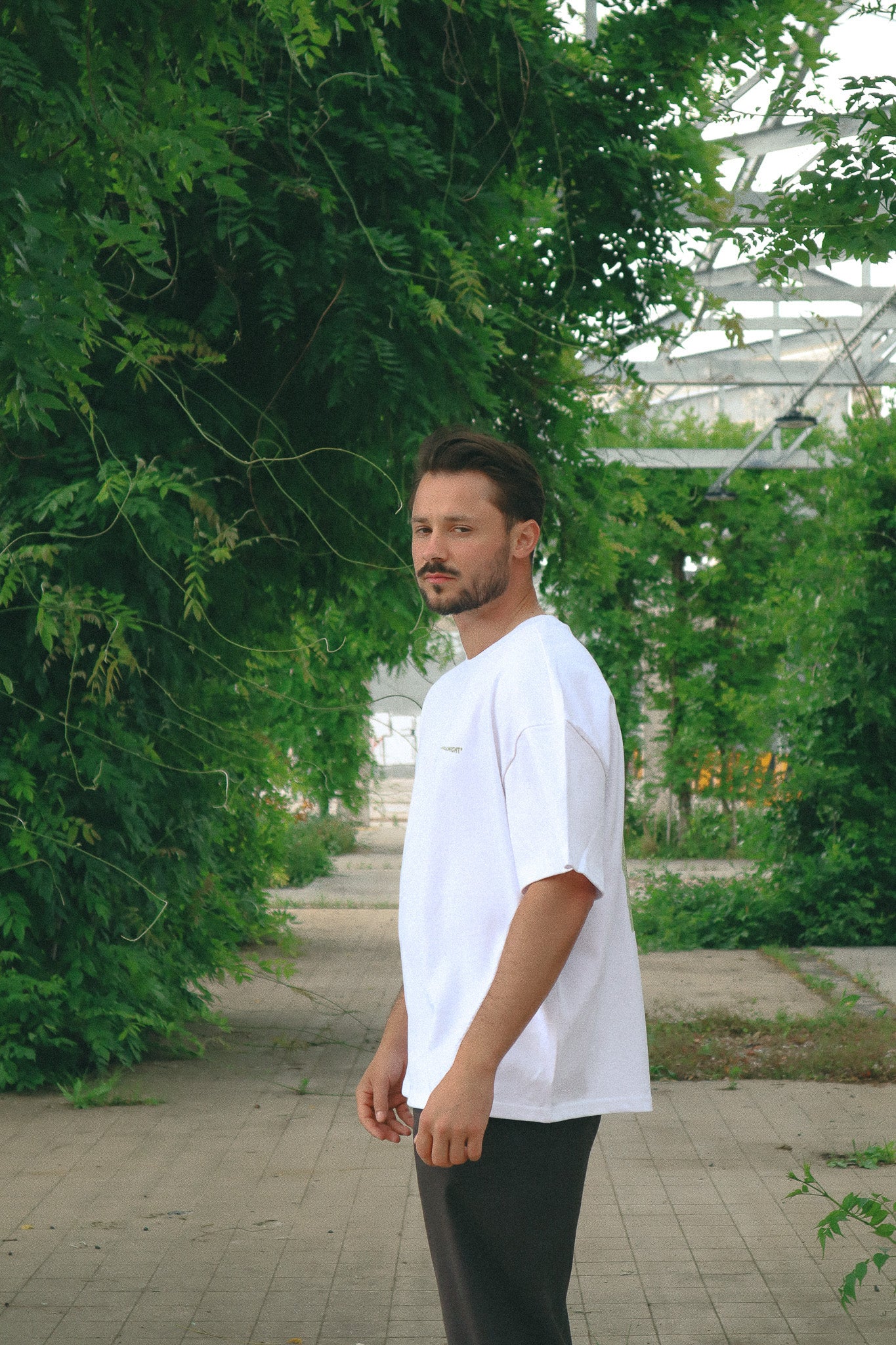T-Shirt "HIDDEN GARDEN"